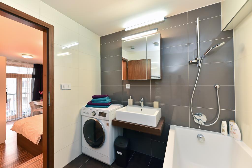 Apartments Palmovka Praag Kamer foto