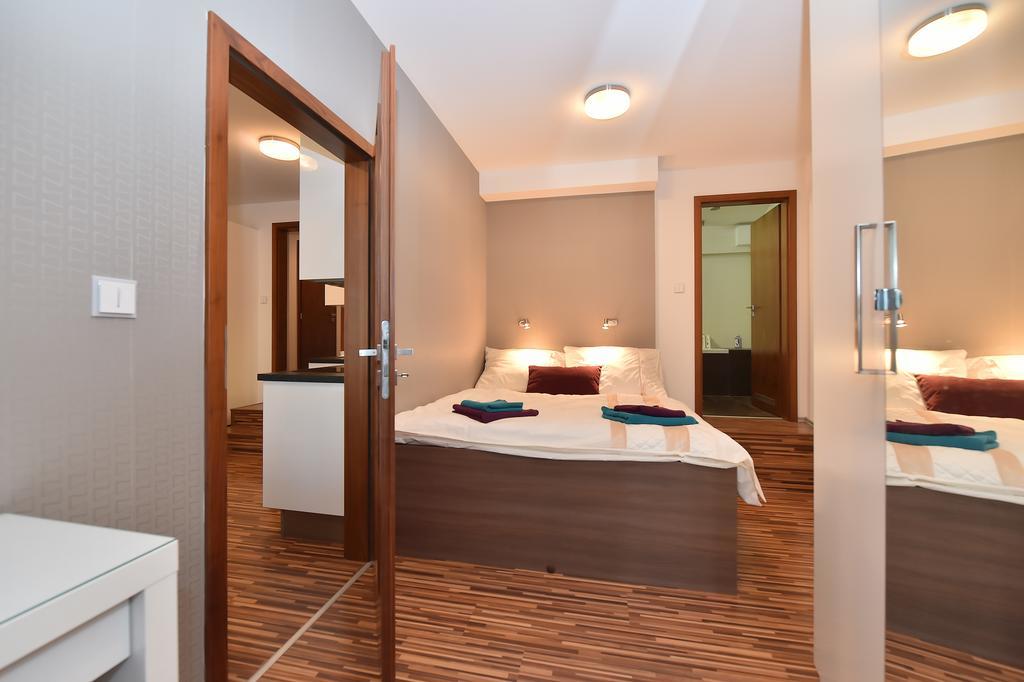 Apartments Palmovka Praag Kamer foto