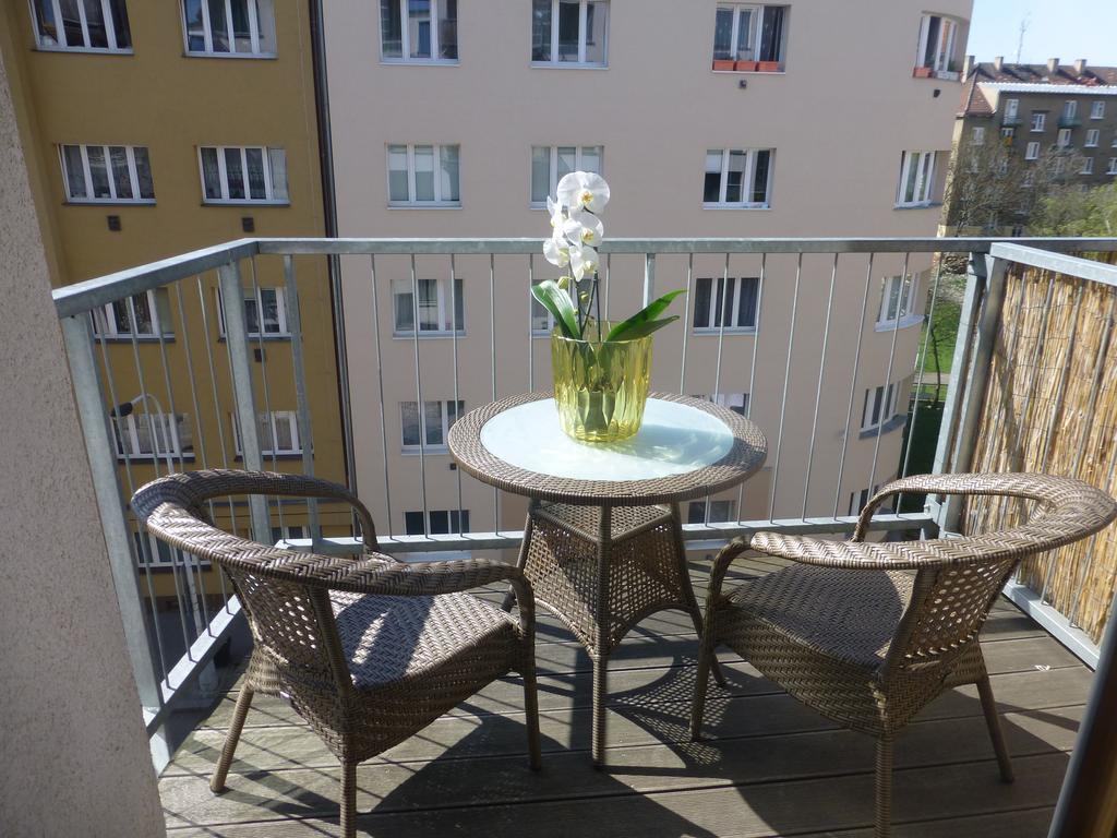 Apartments Palmovka Praag Buitenkant foto